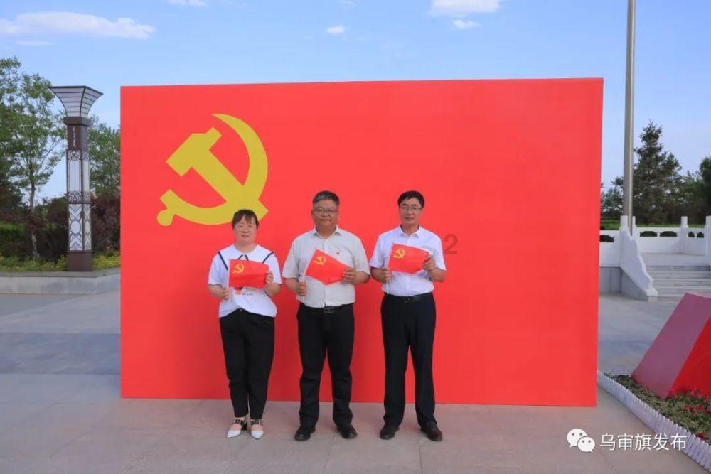 警察战僵尸无敌版